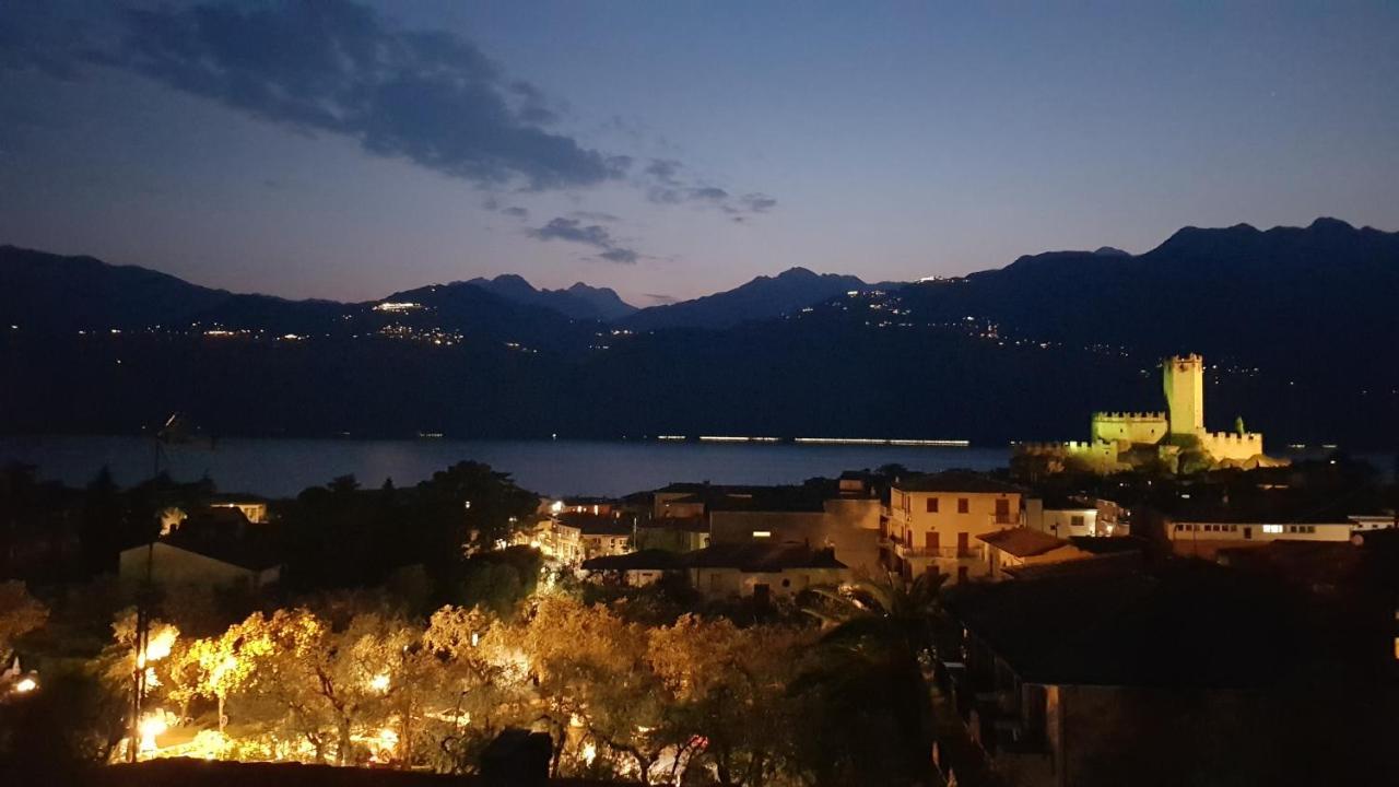 Apartamento Blue Sky Garda - Sunset Malcesine Exterior foto